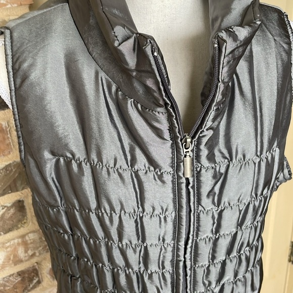 NEW DIRECTIONS Silver Gray Puffy Vest Metallic Full Zip Size Large - Picture 2 of 7
